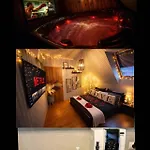 Romantic House With Jakuzzi
