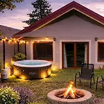 Romantic House With Jakuzzi Appartement *