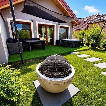 Romantic House With Jakuzzi