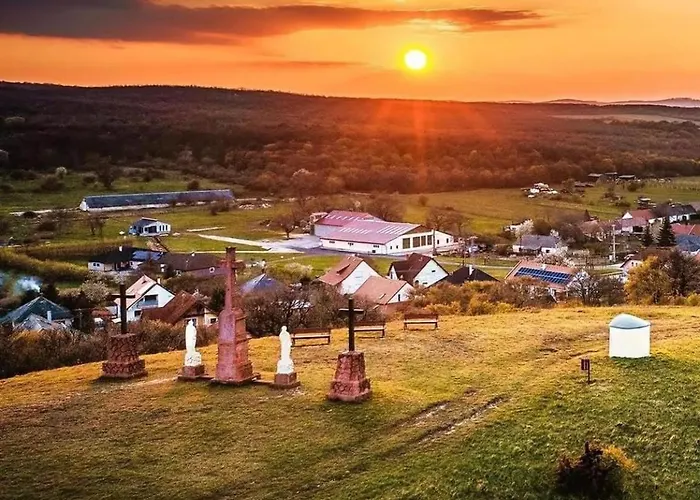 Apartament Romantic House With Jakuzzi