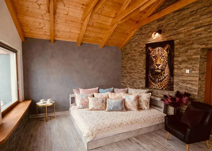 Apartament Romantic House With Jakuzzi