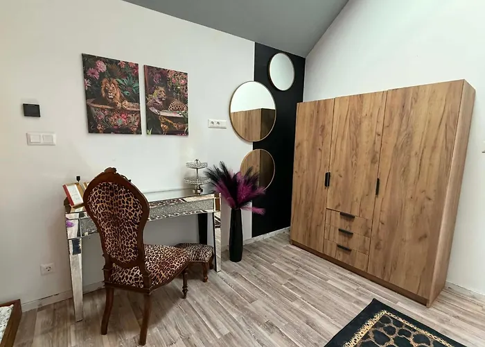 Spa Residence Romantic House With Jakuzzi Διαμέρισμα Veszprémfajsz