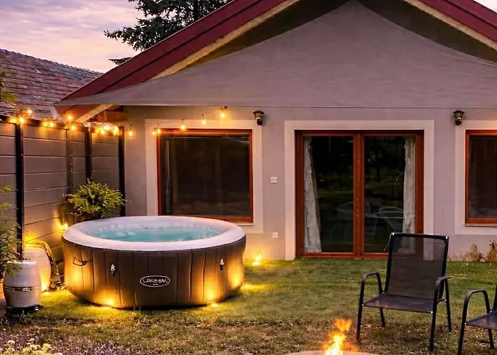 Romantic House With Jakuzzi Apartment *